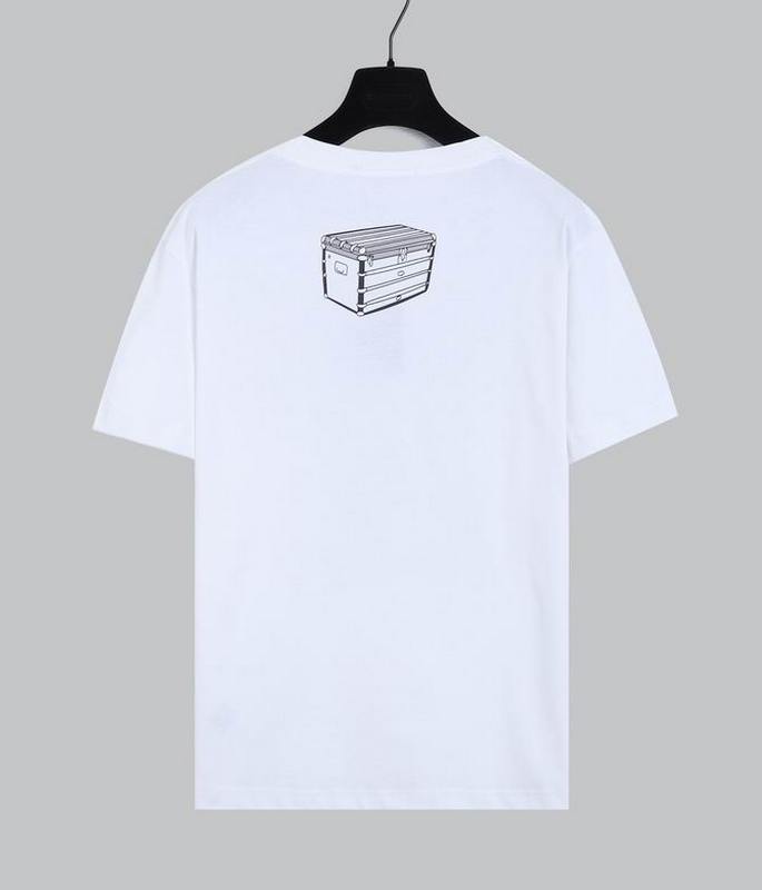 Louis Vuitton Men's T-shirts 831